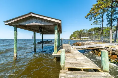 283 Chambers Point Road Belhaven NC 27810