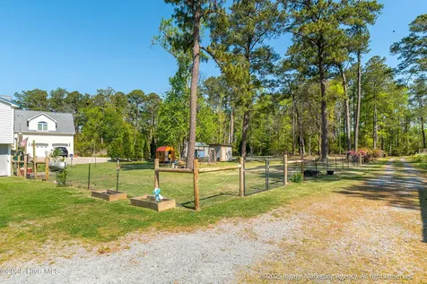 283 Chambers Point Road Belhaven NC 27810