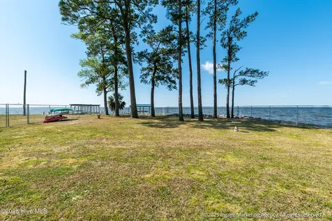 283 Chambers Point Road Belhaven NC 27810