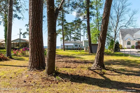 283 Chambers Point Road Belhaven NC 27810