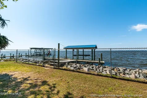 283 Chambers Point Road Belhaven NC 27810