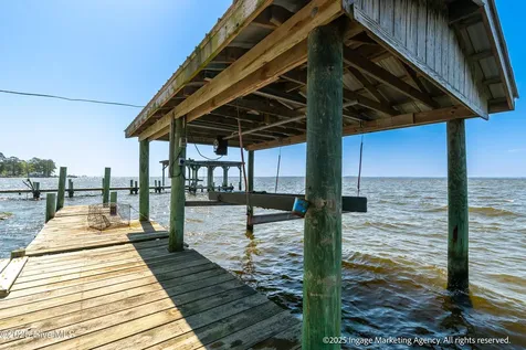 283 Chambers Point Road Belhaven NC 27810