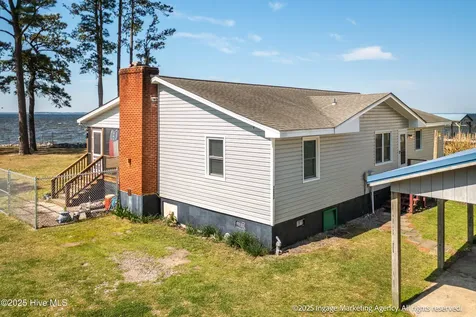 283 Chambers Point Road Belhaven NC 27810