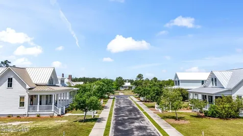 81 Boathouse Road Oriental NC 28571