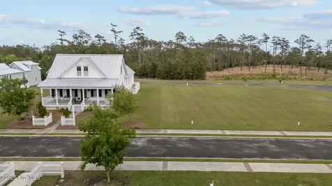 81 Boathouse Road Oriental NC 28571
