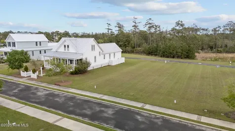 81 Boathouse Road Oriental NC 28571