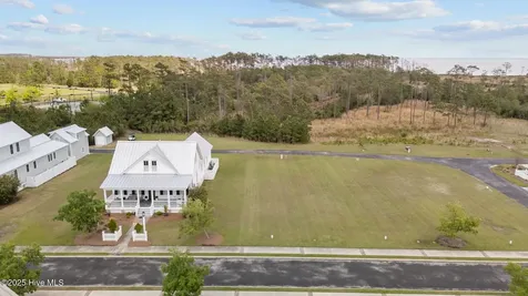 81 Boathouse Road Oriental NC 28571