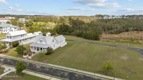 81 Boathouse Road Oriental NC 28571