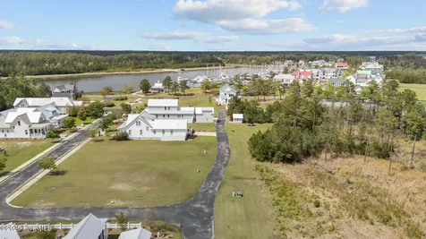 81 Boathouse Road Oriental NC 28571