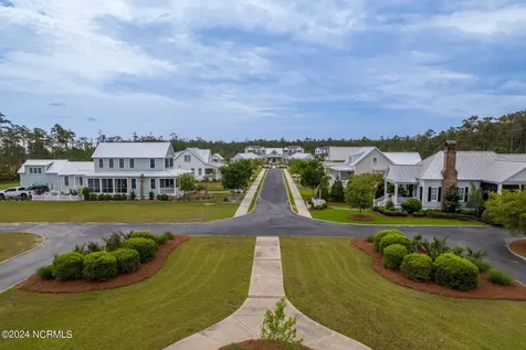 81 Boathouse Road Oriental NC 28571
