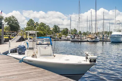 81 Boathouse Road Oriental NC 28571