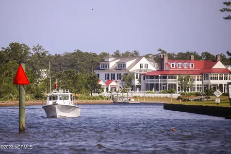 81 Boathouse Road Oriental NC 28571