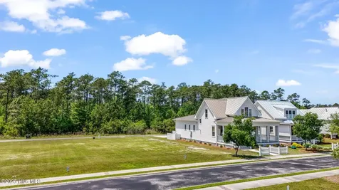 81 Boathouse Road Oriental NC 28571