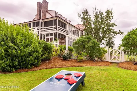 81 Boathouse Road Oriental NC 28571