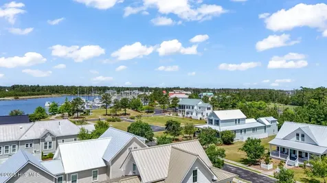 81 Boathouse Road Oriental NC 28571