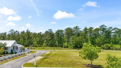 98 Boathouse Road Oriental NC 28571