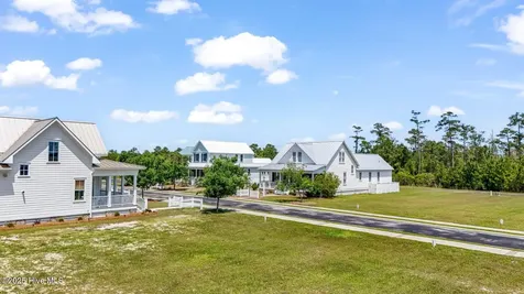 98 Boathouse Road Oriental NC 28571