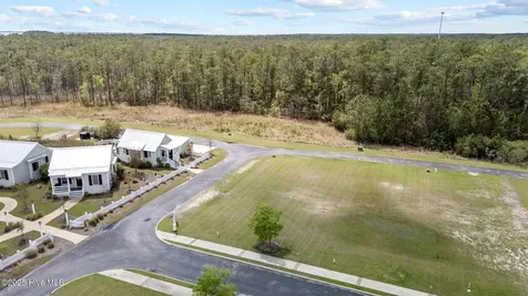 98 Boathouse Road Oriental NC 28571