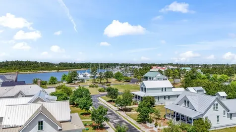 98 Boathouse Road Oriental NC 28571