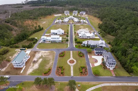 98 Boathouse Road Oriental NC 28571