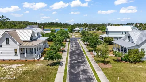 98 Boathouse Road Oriental NC 28571