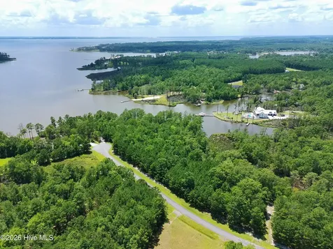47 Sunset Point Road Belhaven NC 27810
