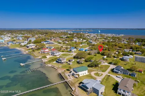 1072 Island Road Harkers Island NC 28531