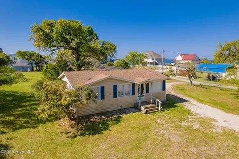 1072 Island Road Harkers Island NC 28531