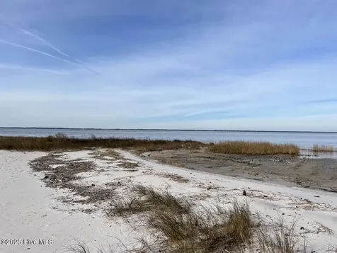 257 Garbacon Drive Beaufort NC 28516