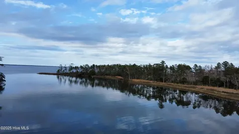257 Garbacon Drive Beaufort NC 28516