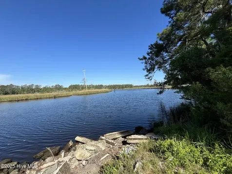 21 N Berne Landing Road New Bern NC 28560