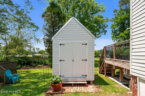 105 N Main Street Bath NC 27808