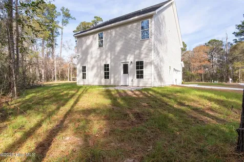 211 Brighttown Road Maysville NC 28555