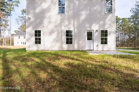 211 Brighttown Road Maysville NC 28555