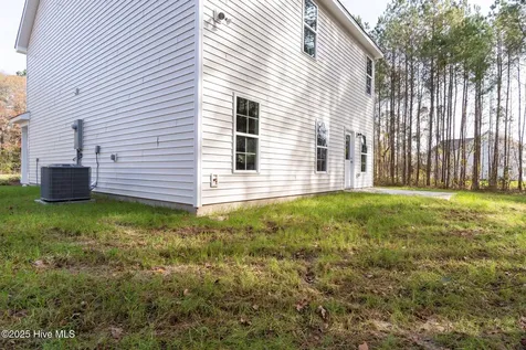 211 Brighttown Road Maysville NC 28555