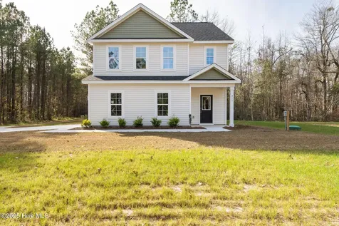 211 Brighttown Road Maysville NC 28555