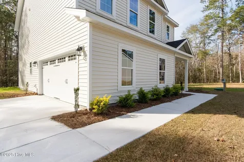 211 Brighttown Road Maysville NC 28555