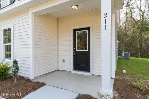 211 Brighttown Road Maysville NC 28555
