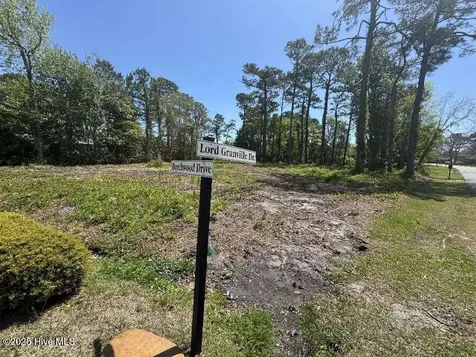 212 Lord Granville Drive Morehead City NC 28557