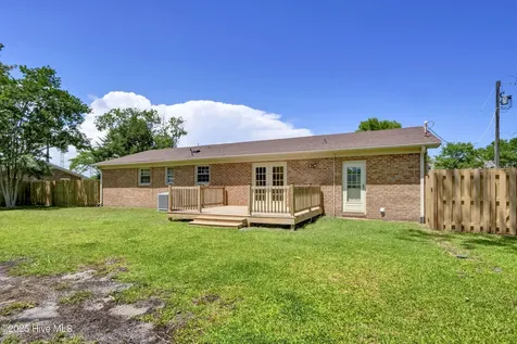 805 Hamlet Avenue Carolina Beach NC 28428