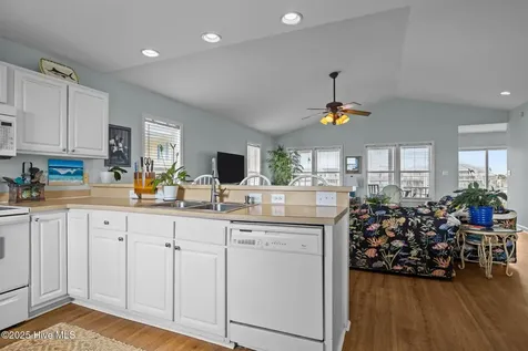 108 N Kinston Avenue Atlantic Beach NC 28512