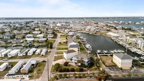 108 N Kinston Avenue Atlantic Beach NC 28512