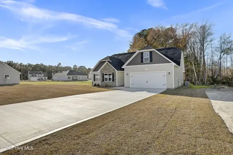 309 Cotton Hill Place Hubert NC 28539