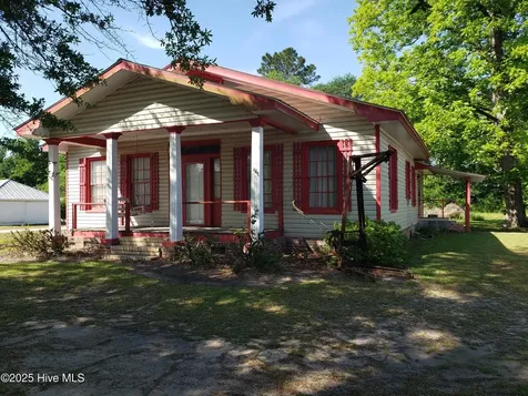 809 Conway Road Fair Bluff NC 28439