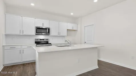 664 Wilder Bloom Path Aberdeen NC 28315