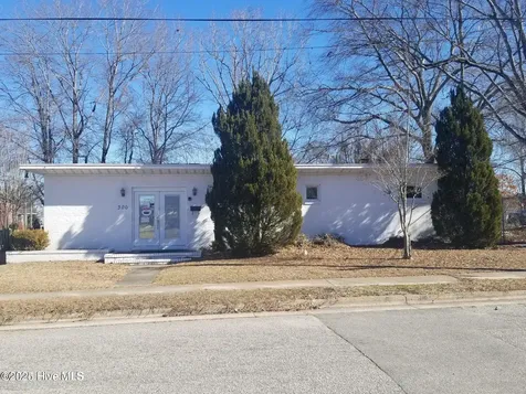 300 S Pearl Street Williamston NC 27892
