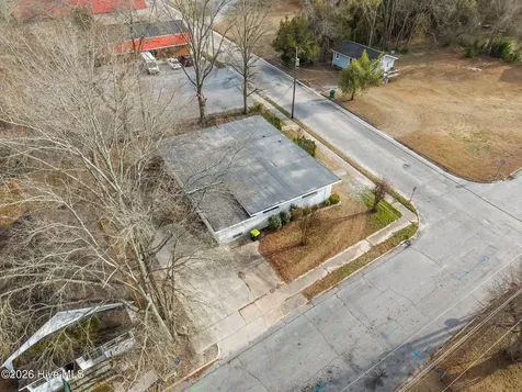 300 S Pearl Street Williamston NC 27892