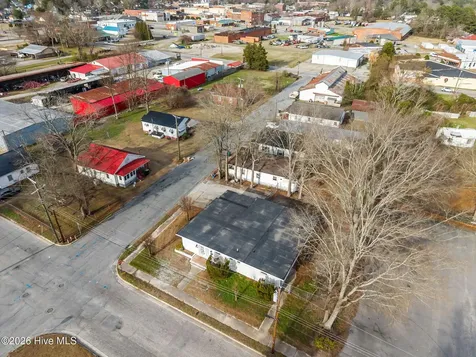 300 S Pearl Street Williamston NC 27892