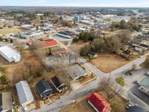 300 S Pearl Street Williamston NC 27892