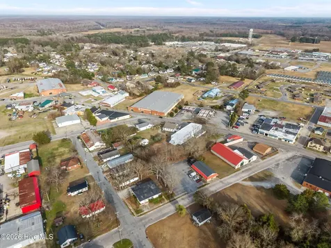 300 S Pearl Street Williamston NC 27892